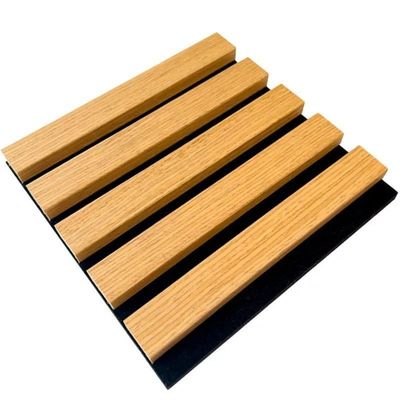 600/320mm Ηχομόνωση Λωρίδες Λαμιναρισμένο Pet ξύλινο φινέρισμα ακουστικό πάνελ για αίθουσα ακροατηρίου
